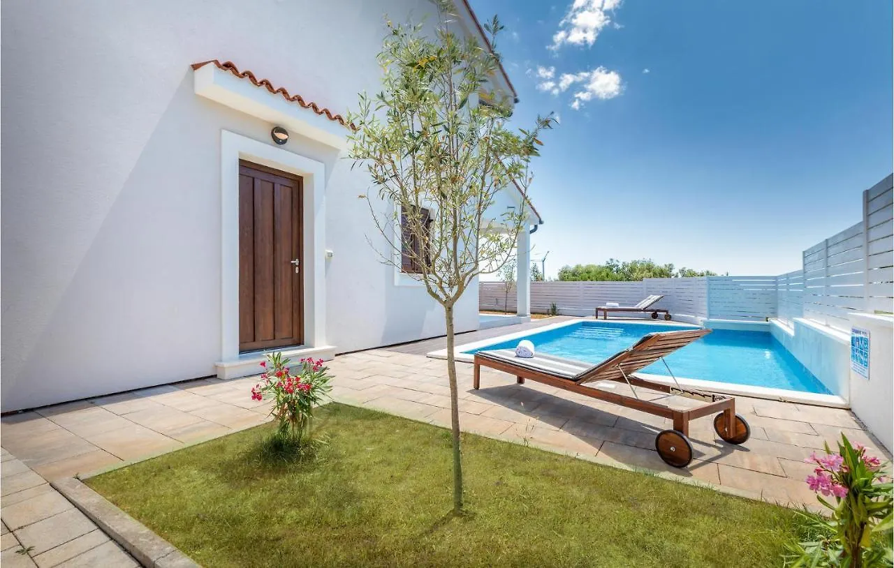 Cozy Home In Betiga With Outdoor Swimming Pool Barbariga