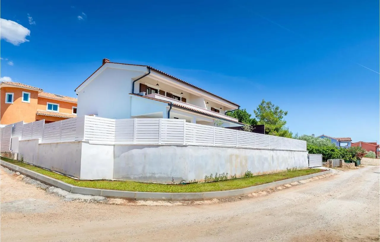 Cozy Home In Betiga With Outdoor Swimming Pool Barbariga Holiday home