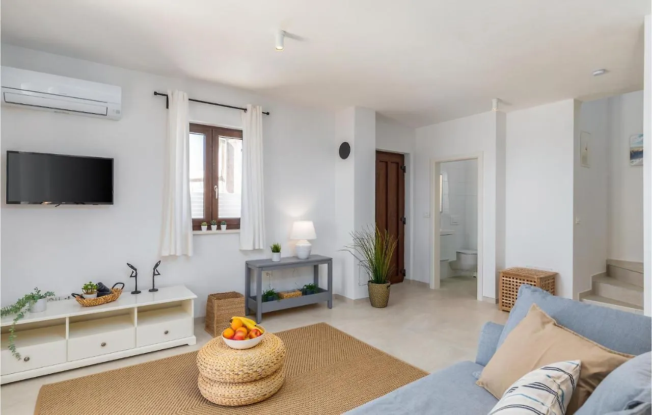 Cozy Home In Betiga With Outdoor Swimming Pool Barbariga 0*,  Croatia