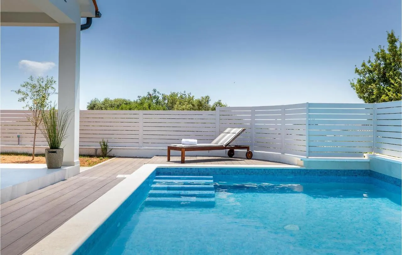 Cozy Home In Betiga With Outdoor Swimming Pool Barbariga